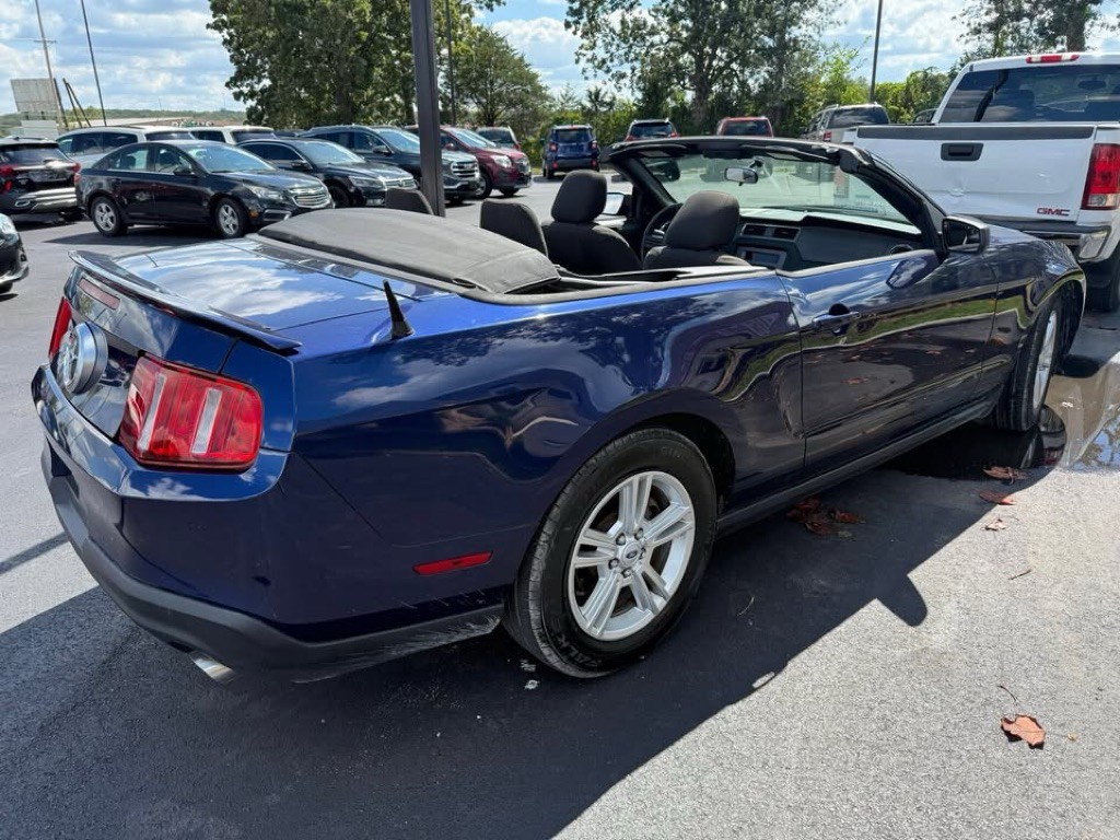 2011 Ford Mustang Image 10