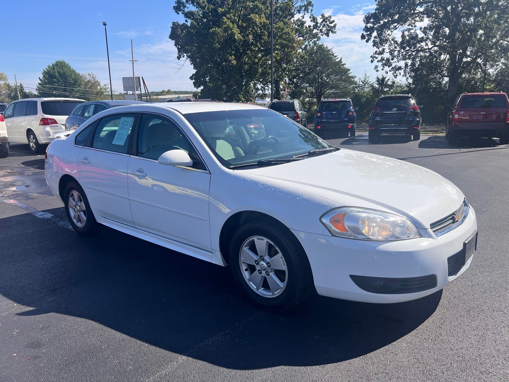 2010 Chevrolet Impala Image 2