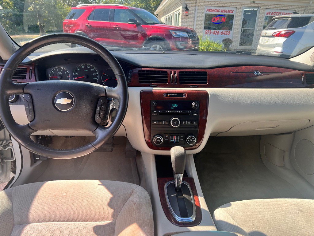 2010 Chevrolet Impala Image 7