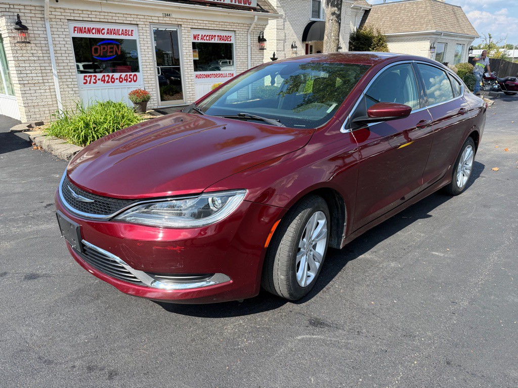 2016 Chrysler 200 Image 2