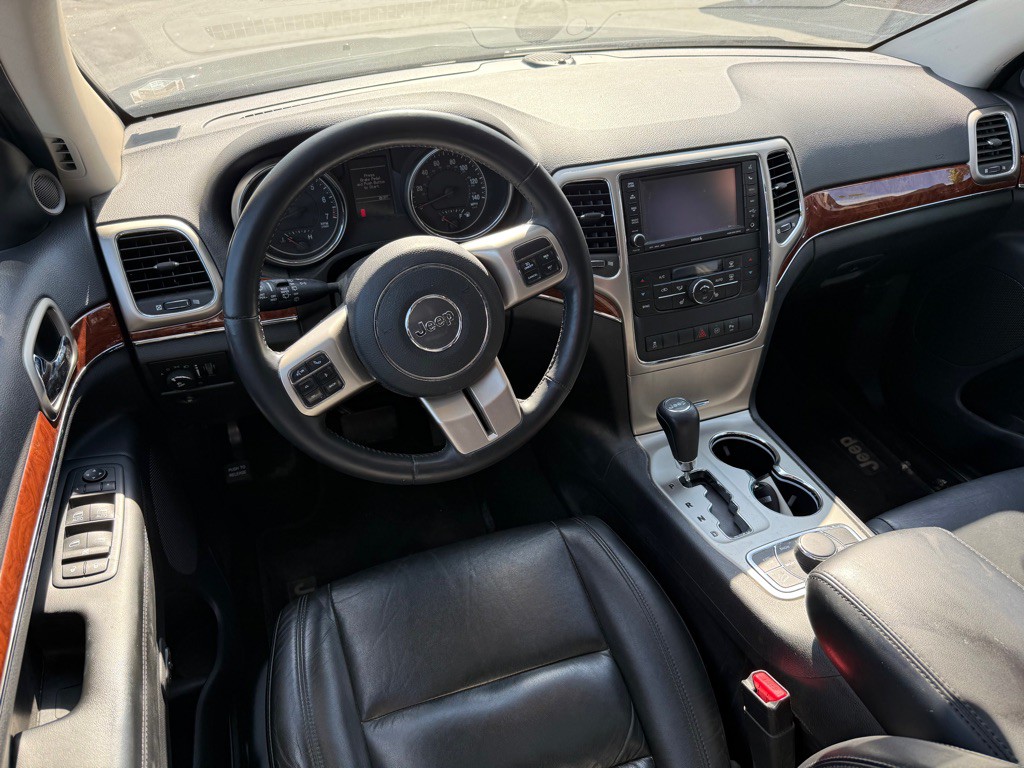 2011 Jeep Grand Cherokee Image 7