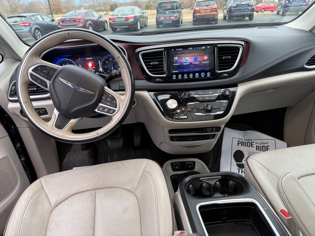 2017 Chrysler Pacifica Image 11