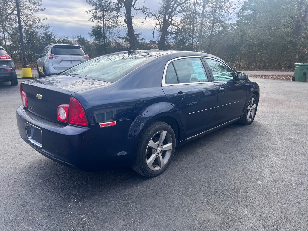 2011 Chevrolet Malibu Image 4