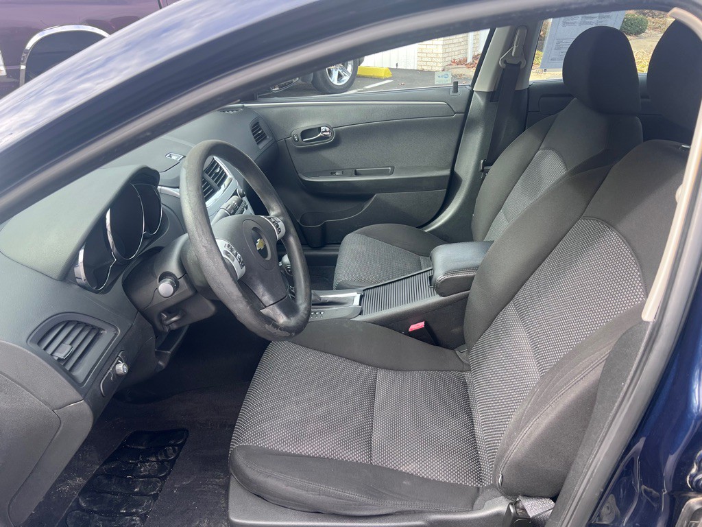 2011 Chevrolet Malibu Image 5