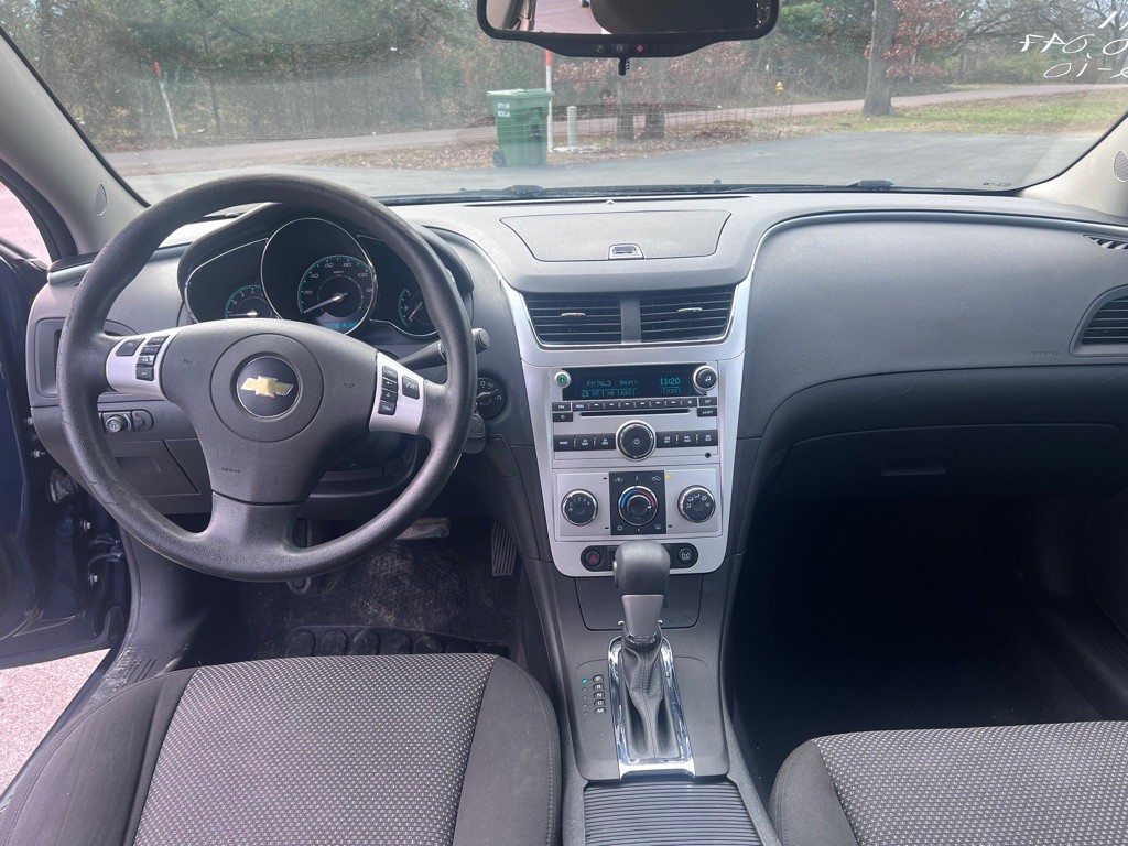 2011 Chevrolet Malibu Image 7