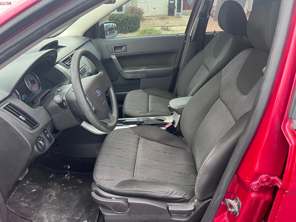 2009 Ford Focus Image 4