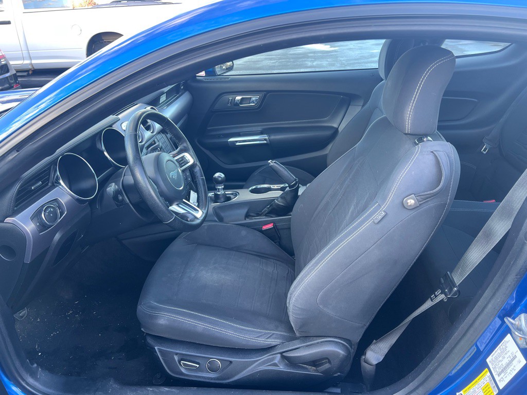 2017 Ford Mustang Image 6