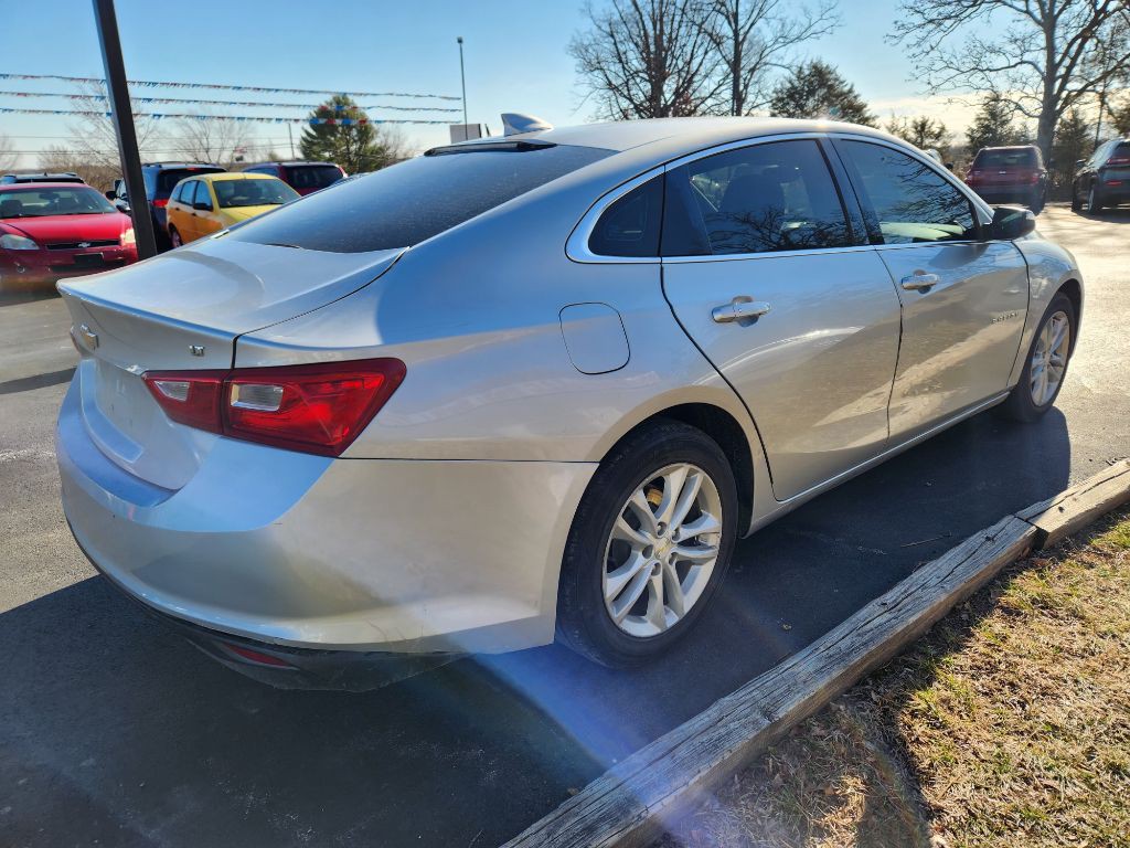 2017 Chevrolet Malibu Image 5