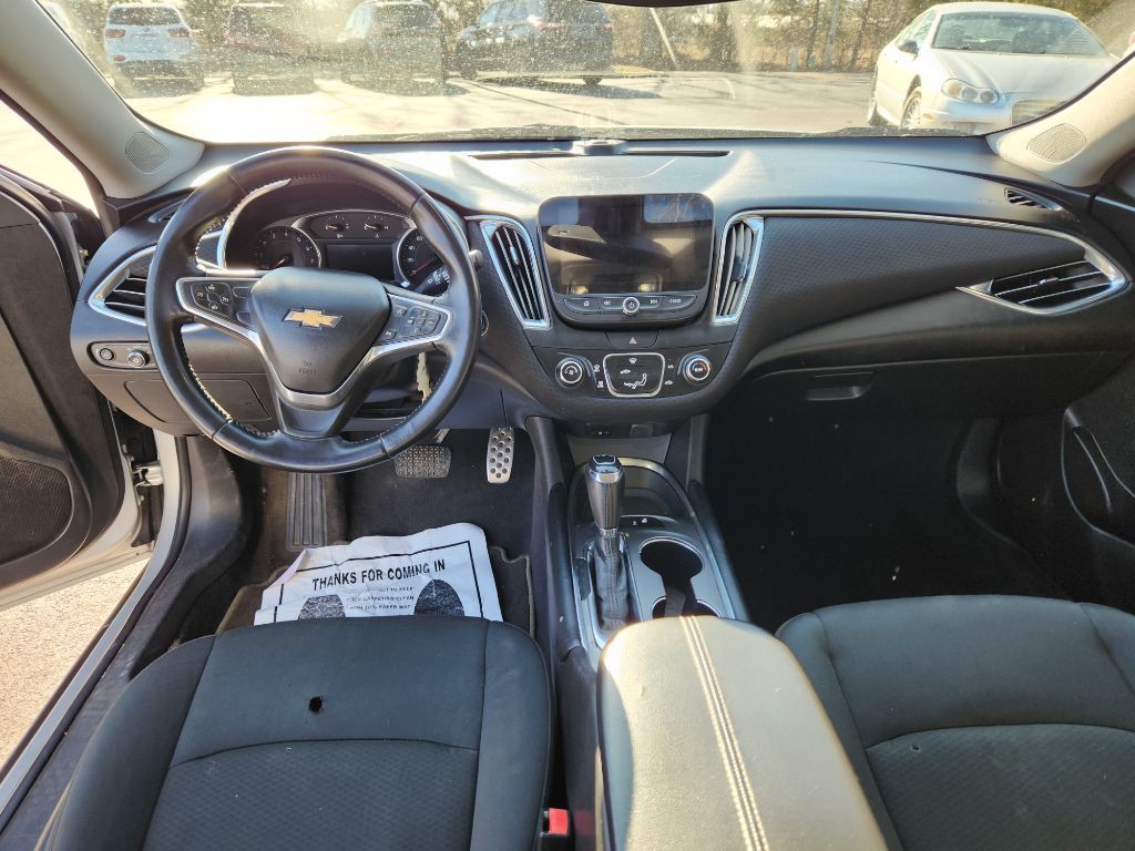 2017 Chevrolet Malibu Image 6
