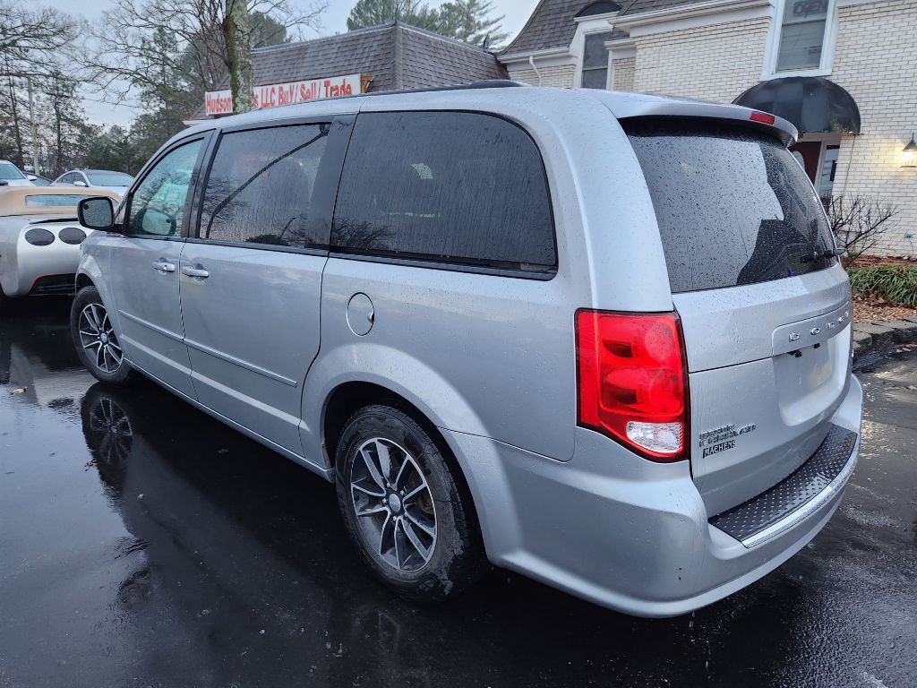 2017 Dodge Grand Caravan Image 2