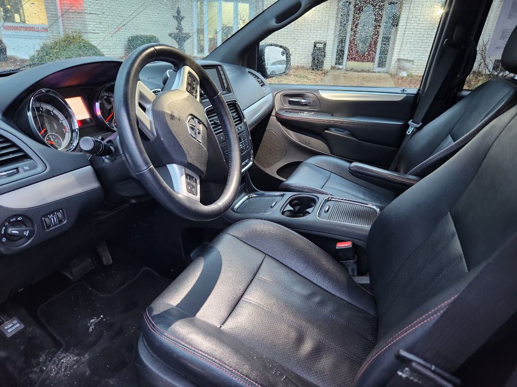 2017 Dodge Grand Caravan Image 5