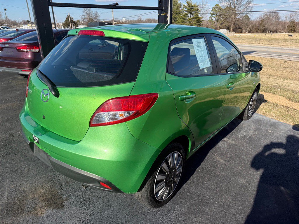 2013 Mazda Mazda2 Image 3