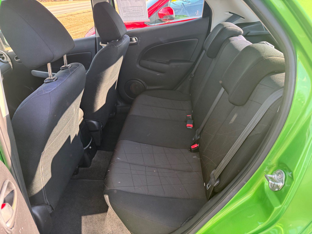 2013 Mazda Mazda2 Image 6