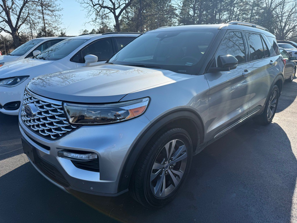2020 Ford Explorer Image 2