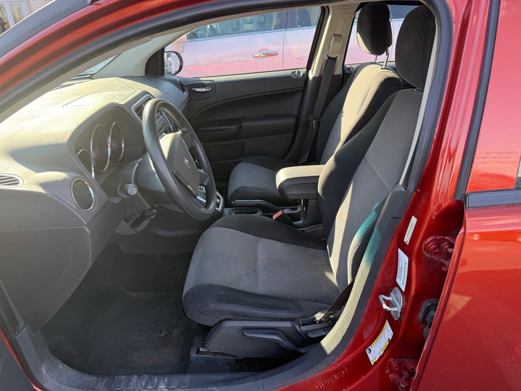 2010 Dodge Caliber Image 5