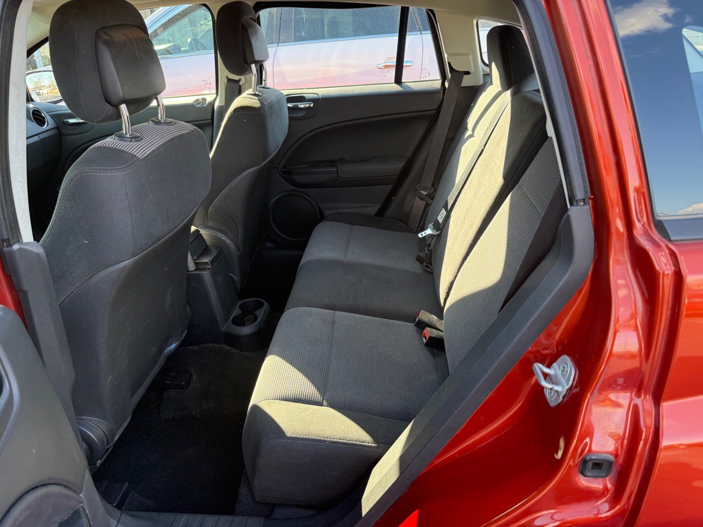 2010 Dodge Caliber Image 6