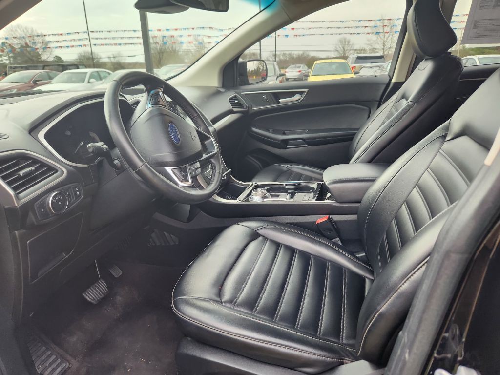 2020 Ford Edge Image 10