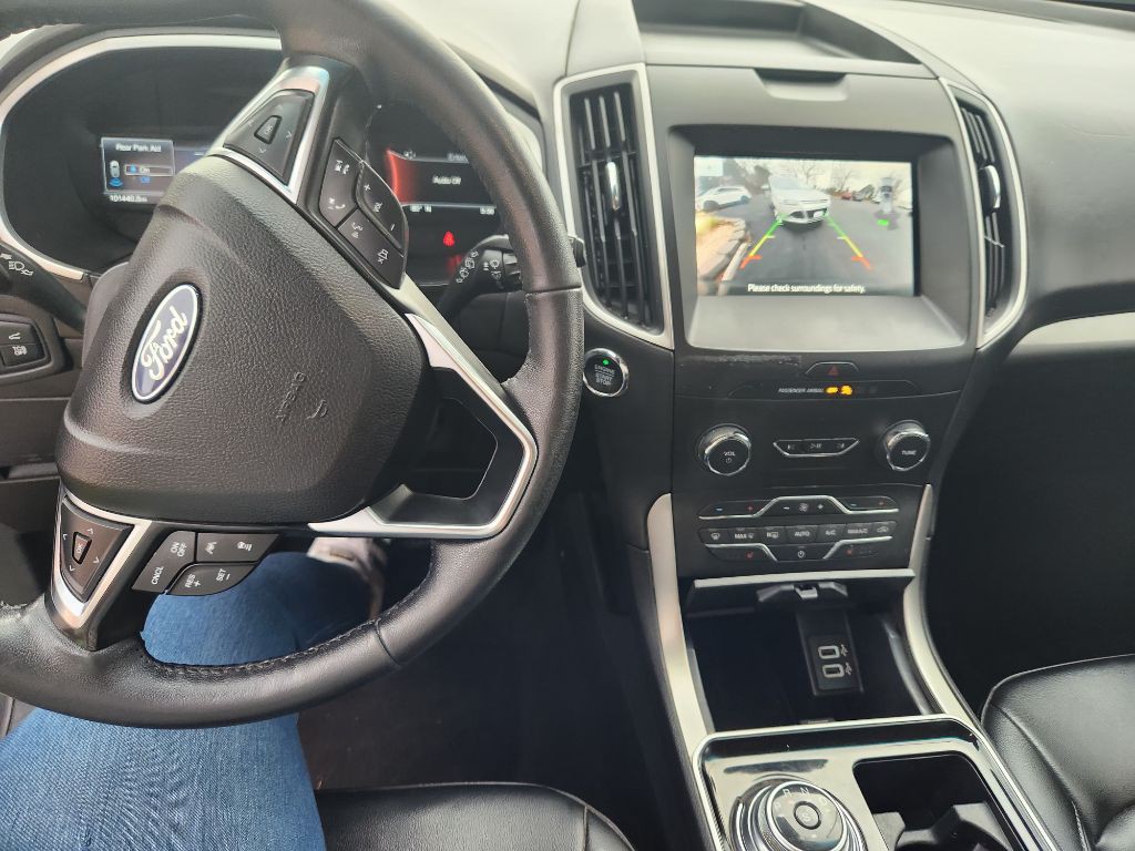 2020 Ford Edge Image 11