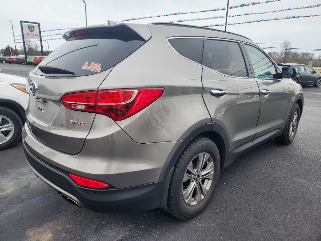 2016 Hyundai Santa Fe Image 4