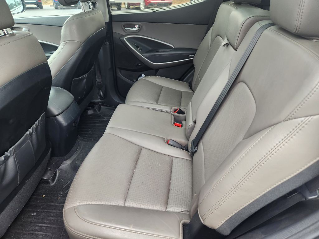 2016 Hyundai Santa Fe Image 6