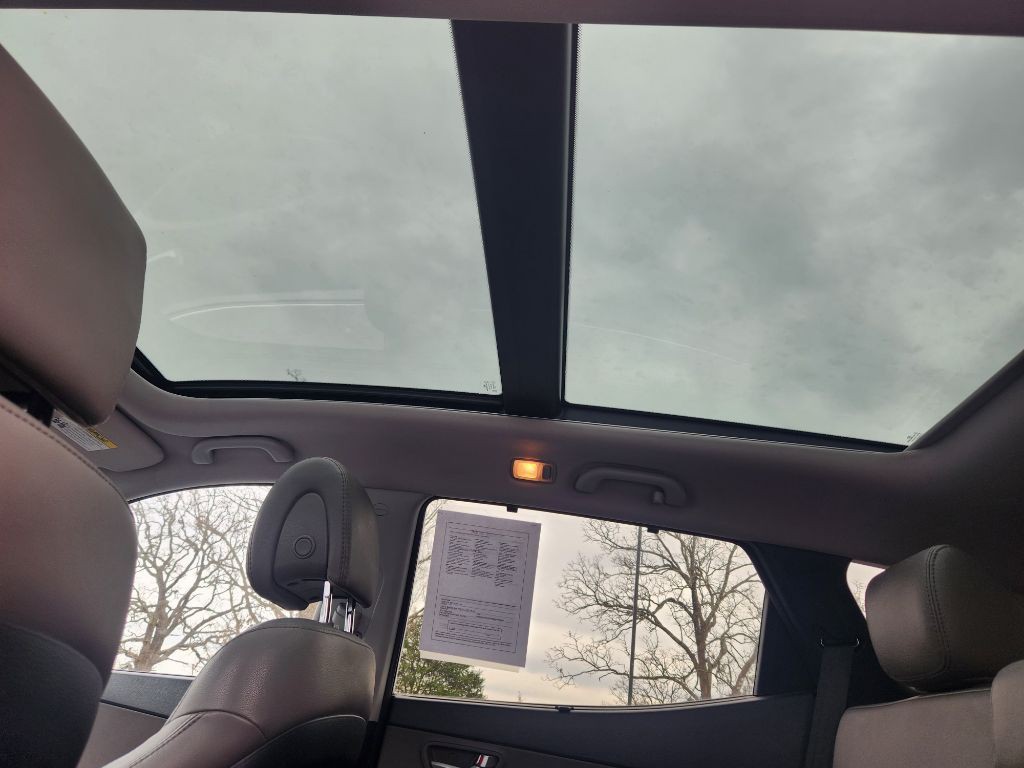 2016 Hyundai Santa Fe Image 8