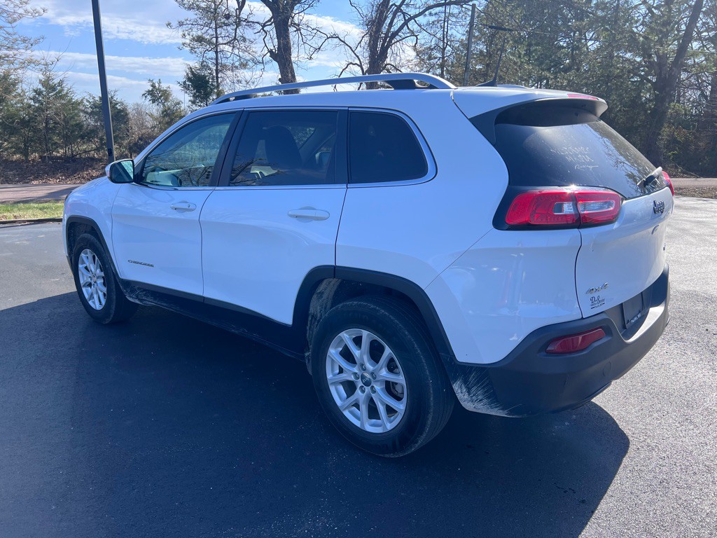 2018 Jeep Cherokee Image 2