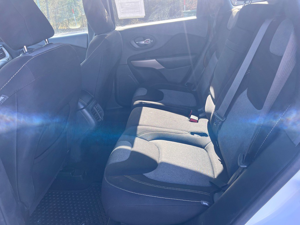 2018 Jeep Cherokee Image 6