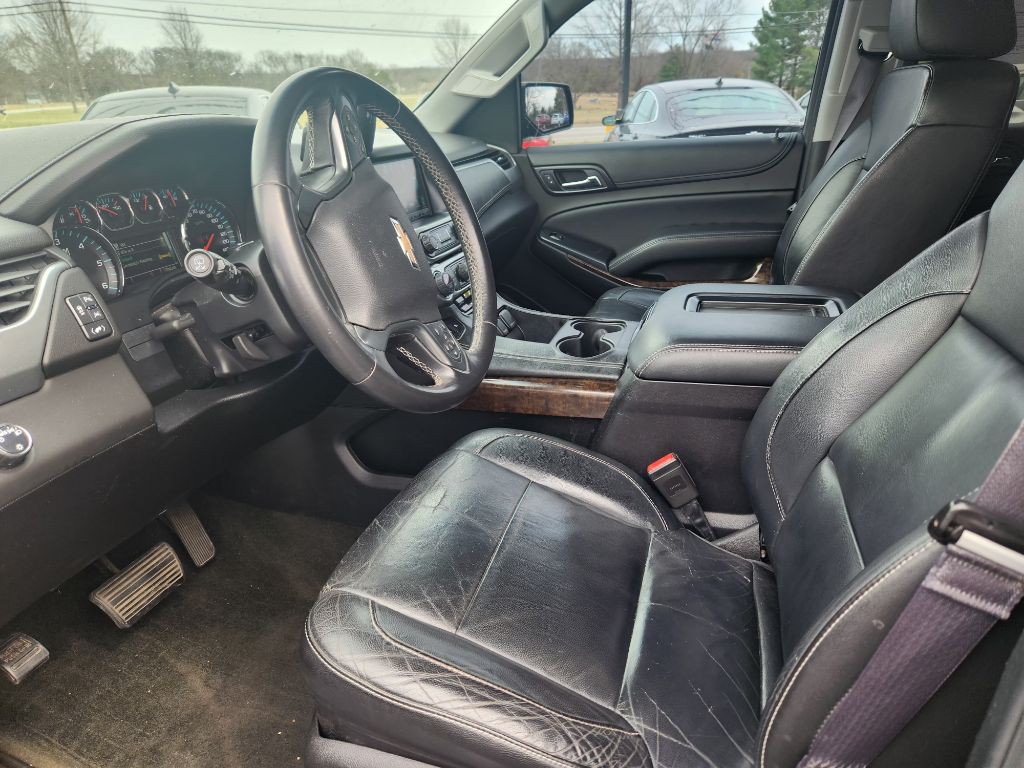 2016 Chevrolet Suburban Image 5