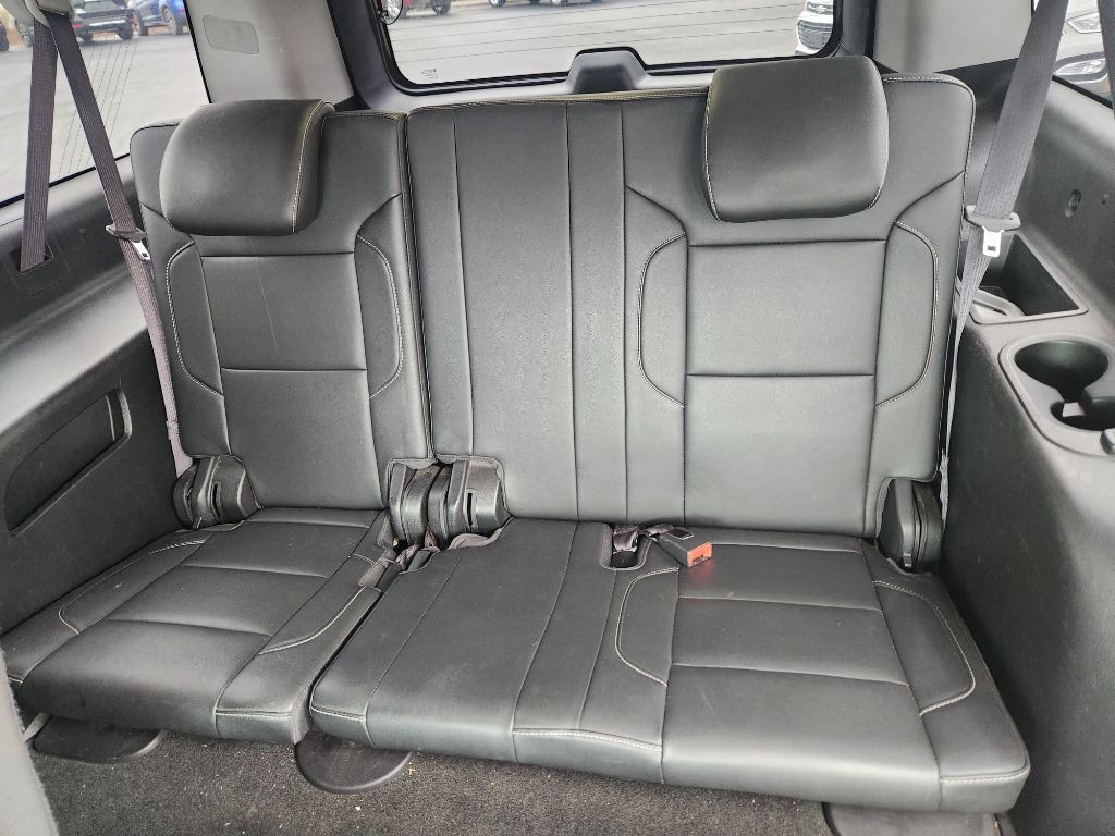 2016 Chevrolet Suburban Image 6