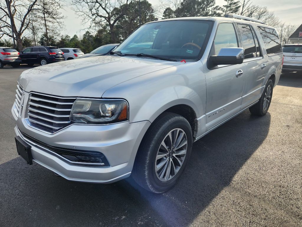 2015 Lincoln Navigator Image 2