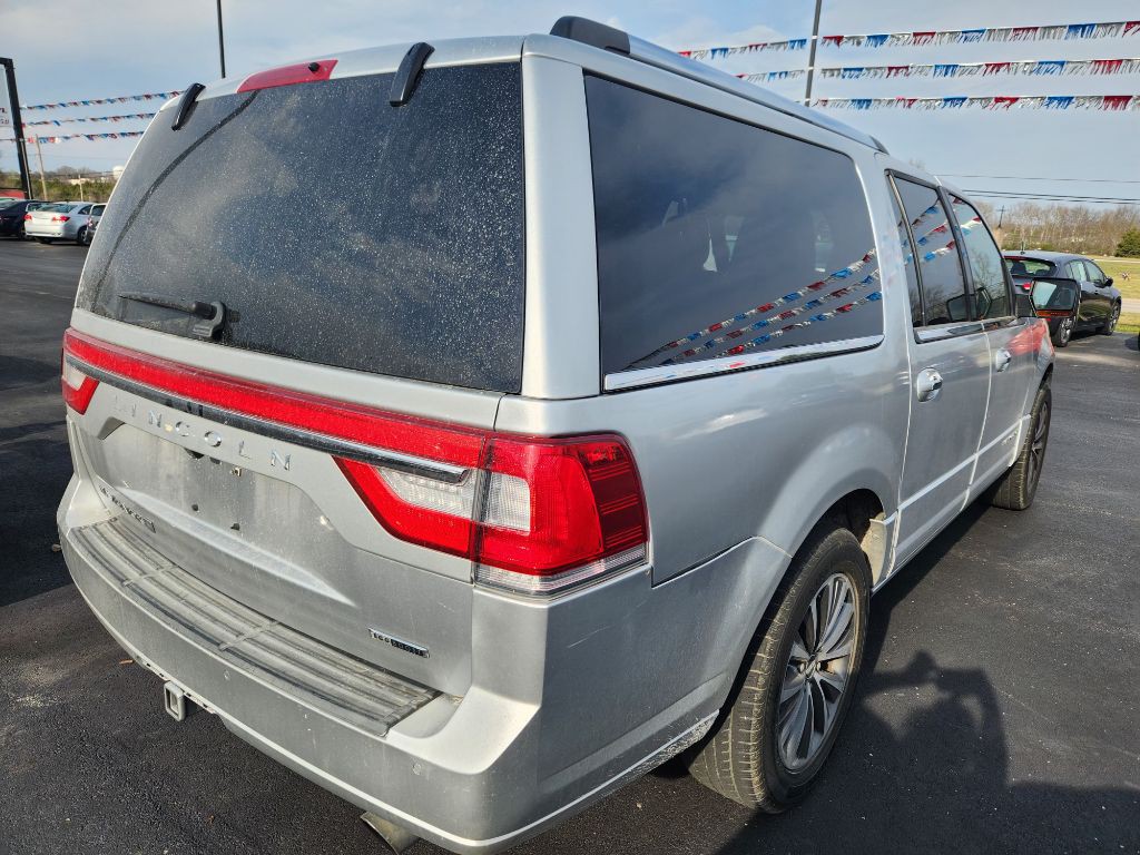 2015 Lincoln Navigator Image 3