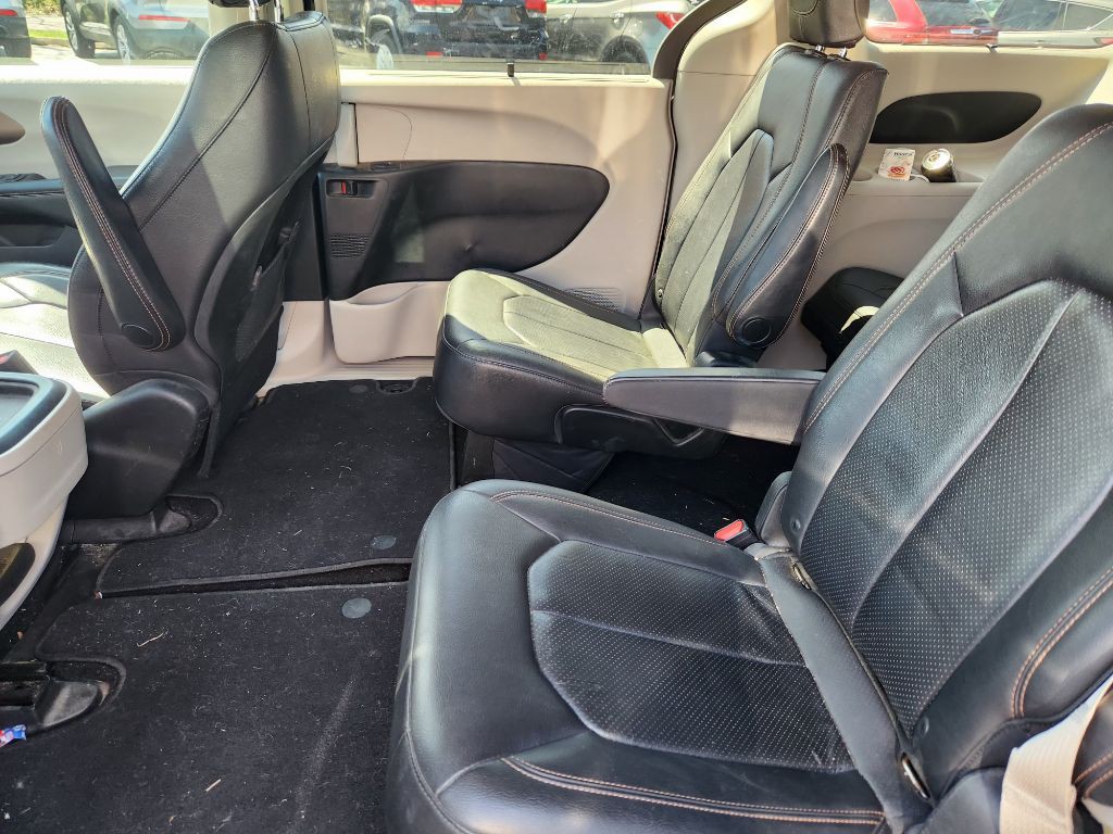 2018 Chrysler Pacifica Image 6