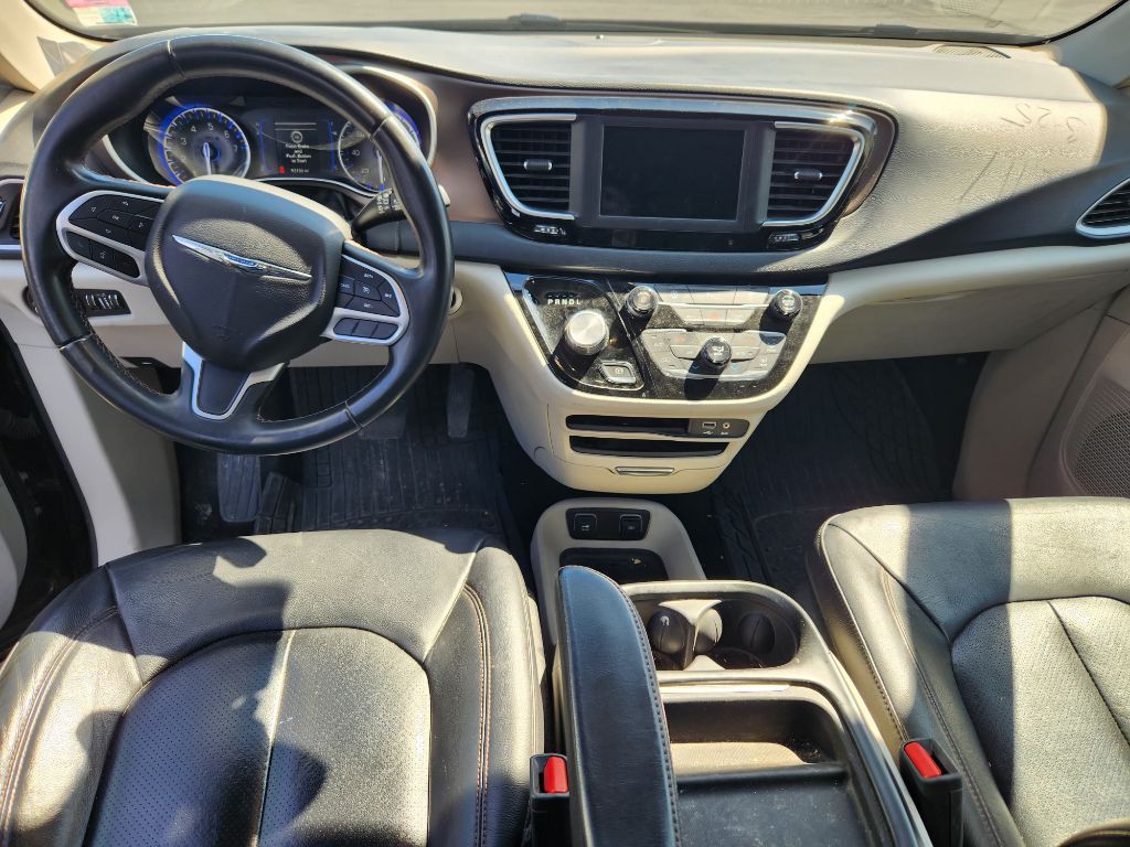 2018 Chrysler Pacifica Image 7