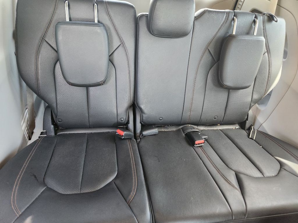 2018 Chrysler Pacifica Image 8