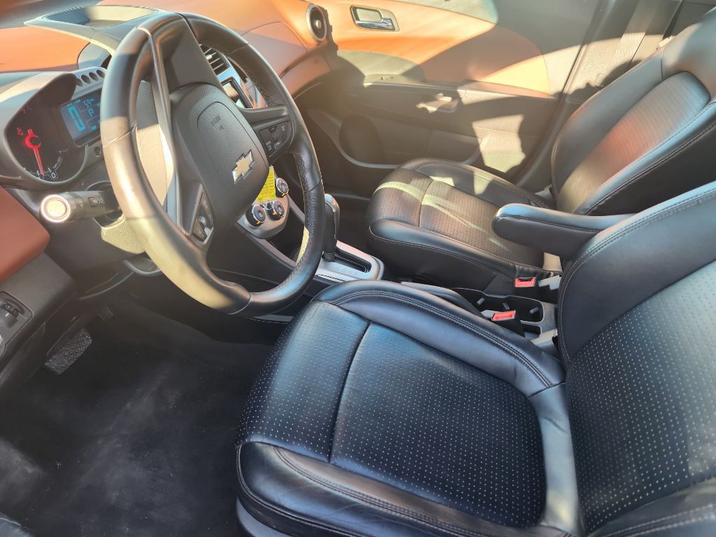 2015 Chevrolet Sonic Image 4