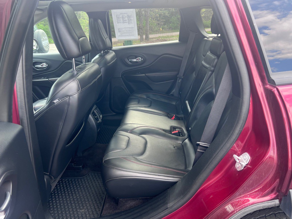 2019 Jeep Cherokee Image 6