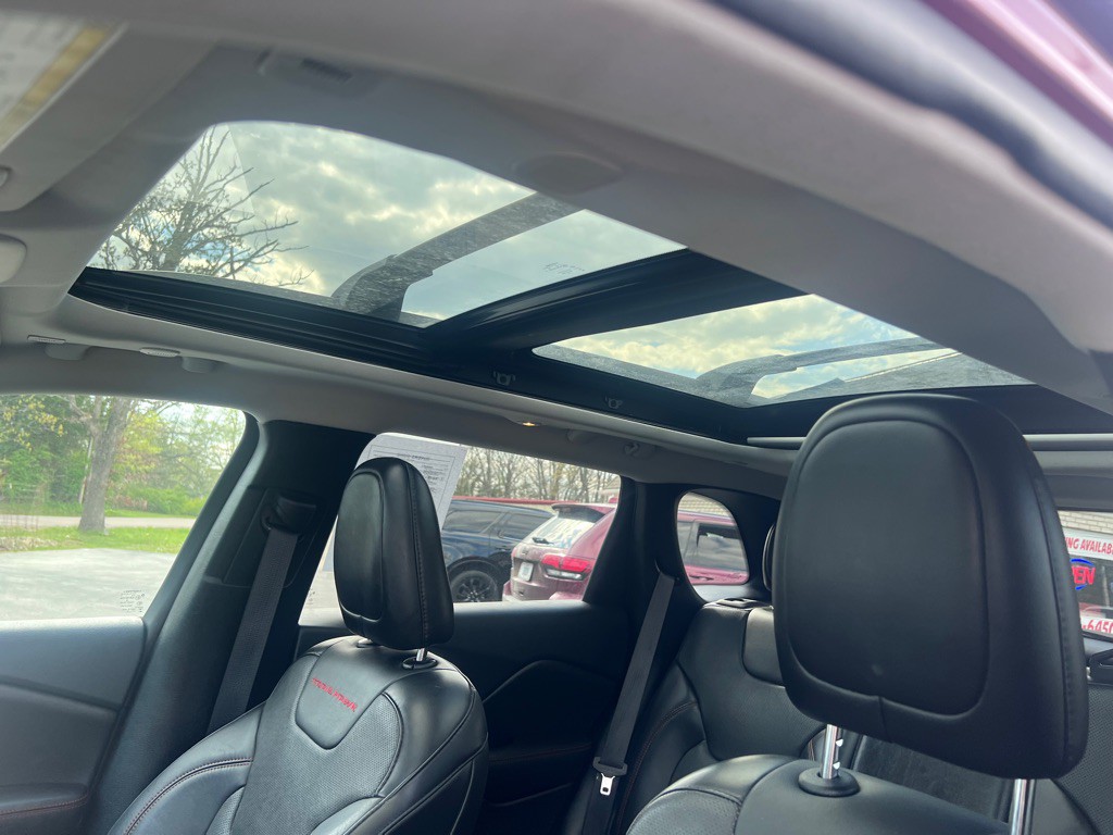 2019 Jeep Cherokee Image 8
