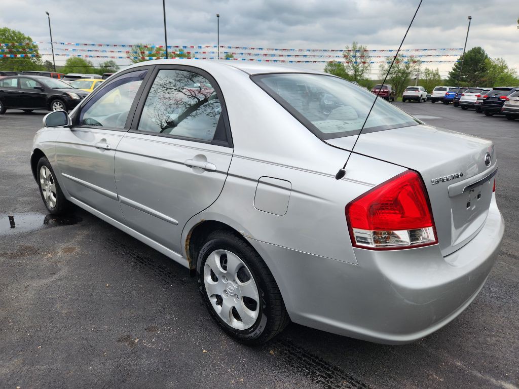 2009 Kia Spectra Image 2