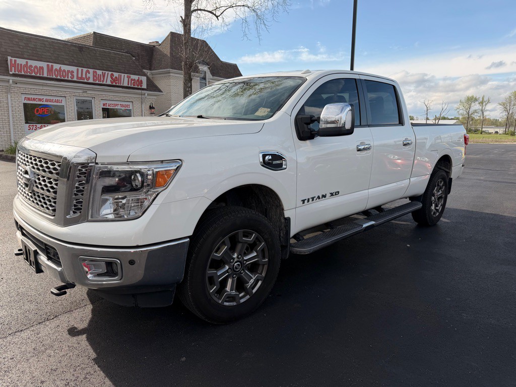 2019 Nissan Titan Image 1