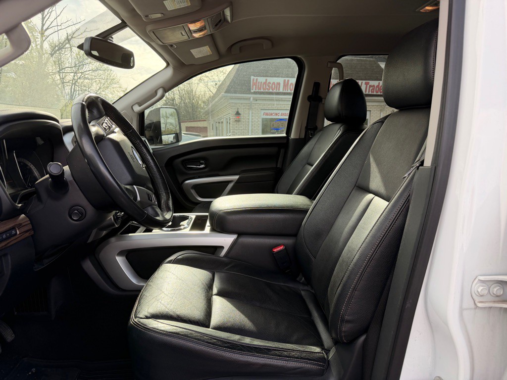 2019 Nissan Titan Image 5
