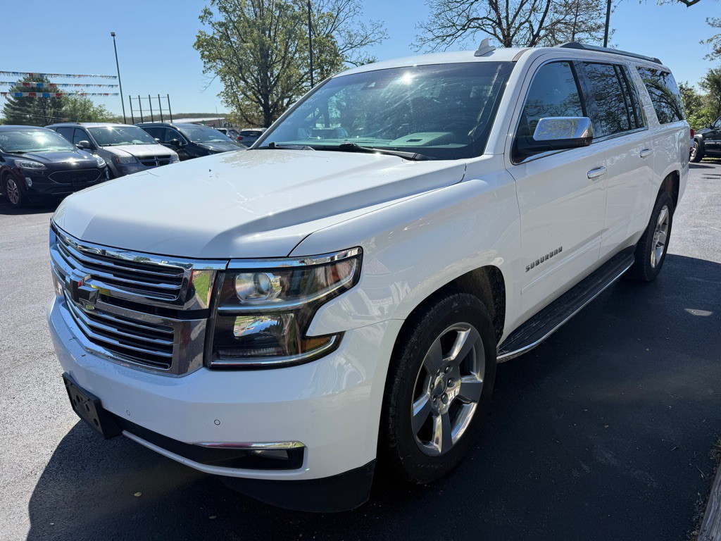 2017 Chevrolet Suburban Image 1