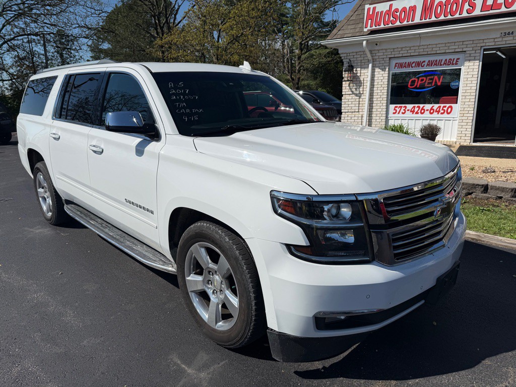 2017 Chevrolet Suburban Image 2