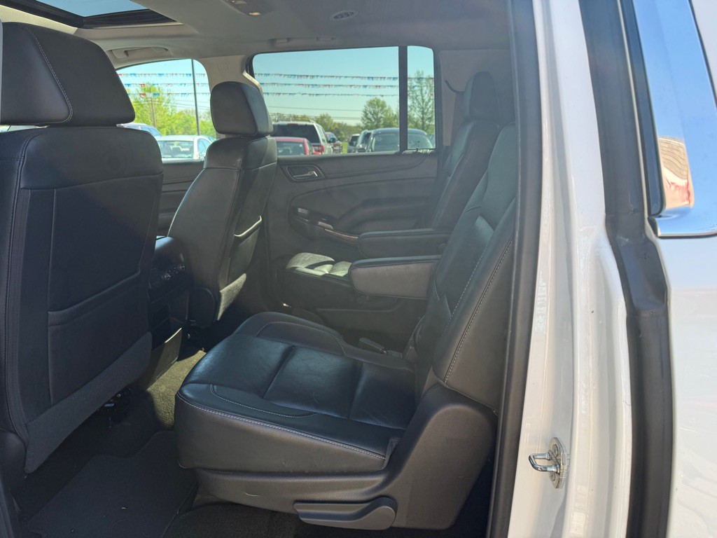 2017 Chevrolet Suburban Image 6