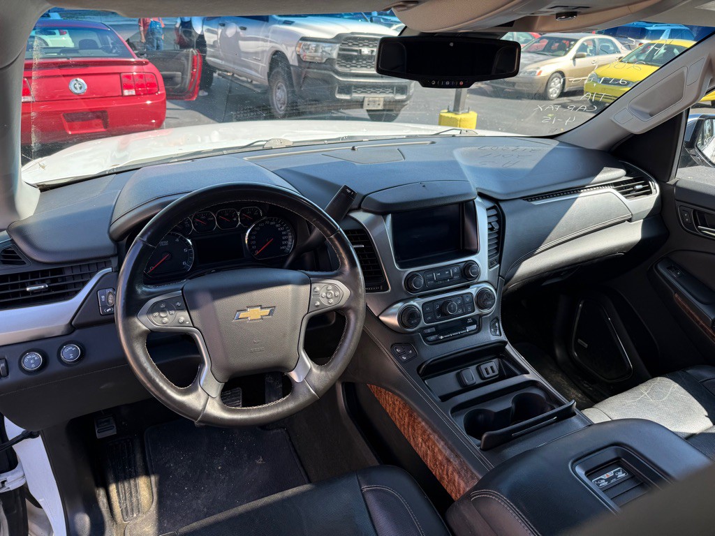 2017 Chevrolet Suburban Image 8