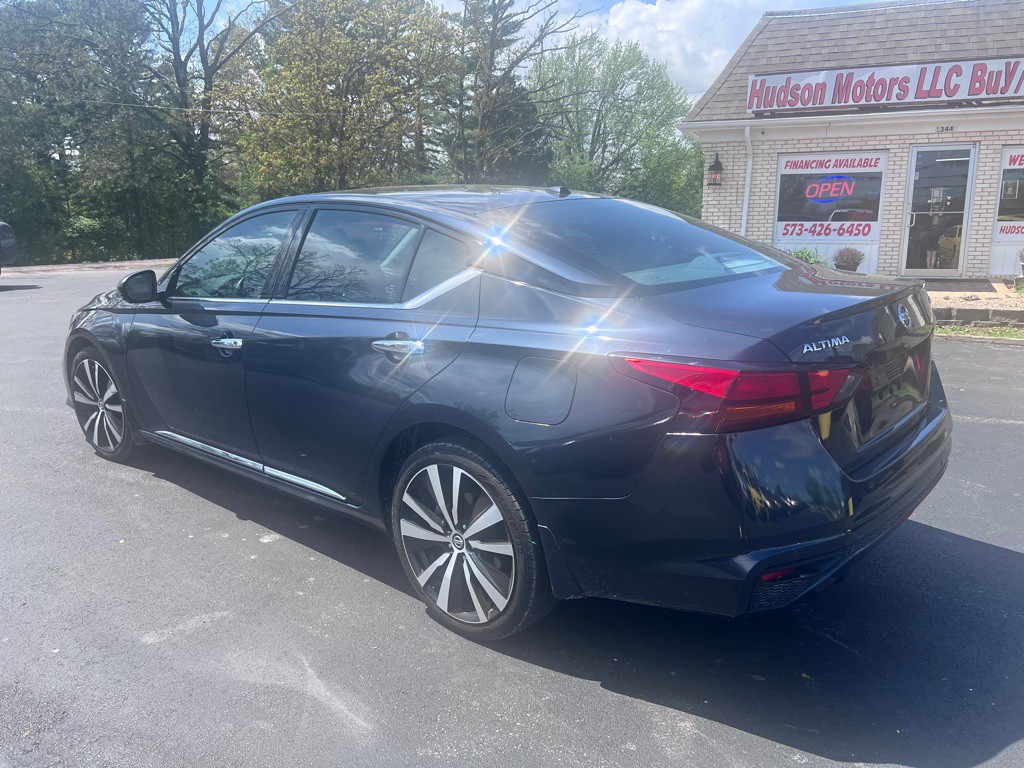 2021 Nissan Altima Image 3