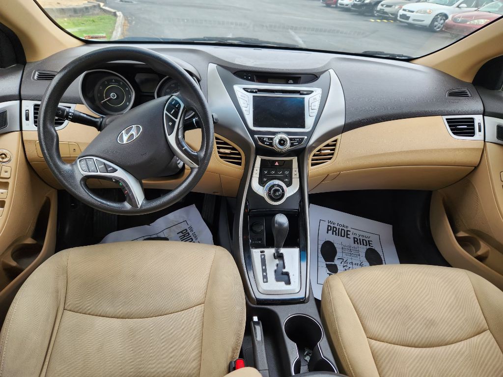 2011 Hyundai Elantra Image 7