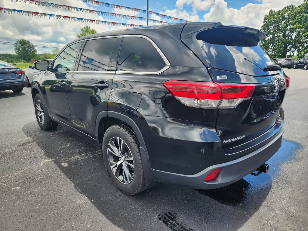 2018 Toyota Highlander Image 2