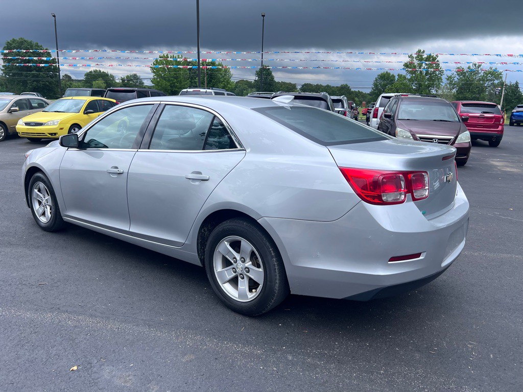 2016 Chevrolet Malibu Image 3