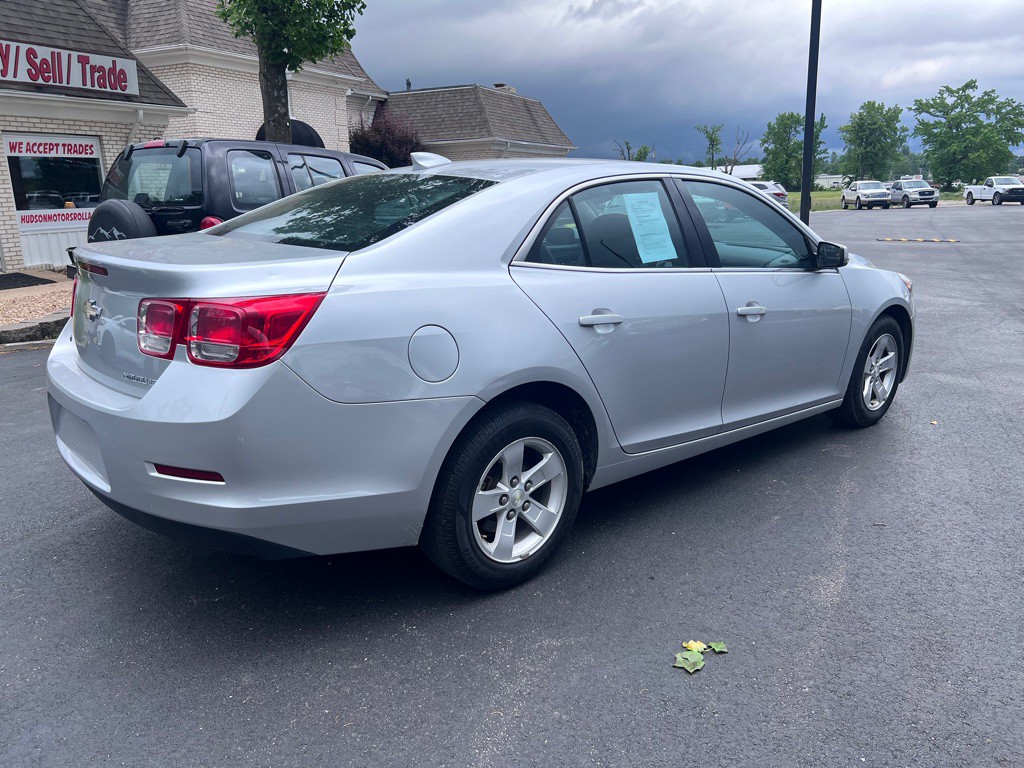 2016 Chevrolet Malibu Image 4
