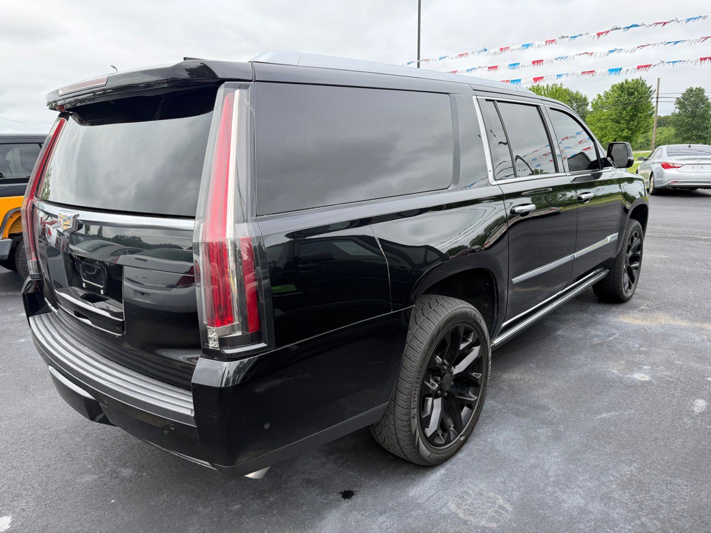 2017 Cadillac Escalade Image 4